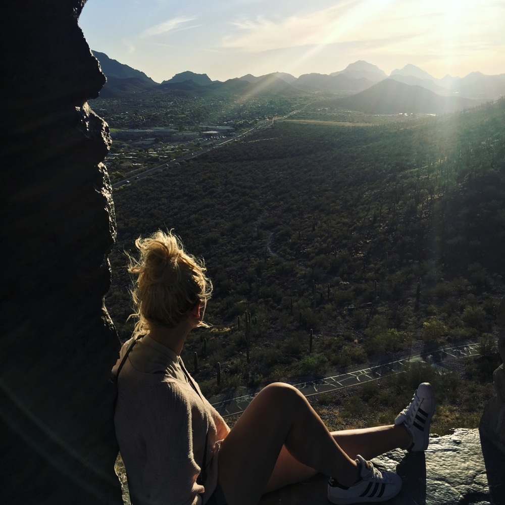 ✨ Meet Your Posher, Rae ✨ - Picture 2 of 4